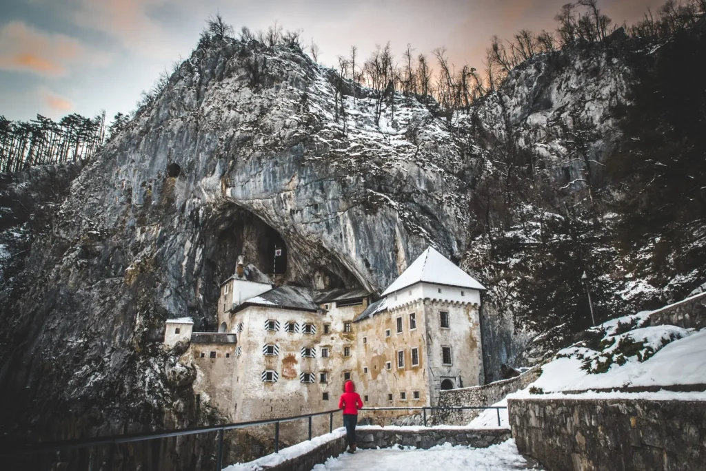 predjama castle winter snow