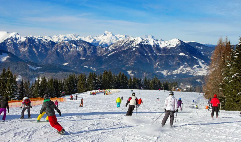 Uitzicht vanaf het skigebied Cerkno