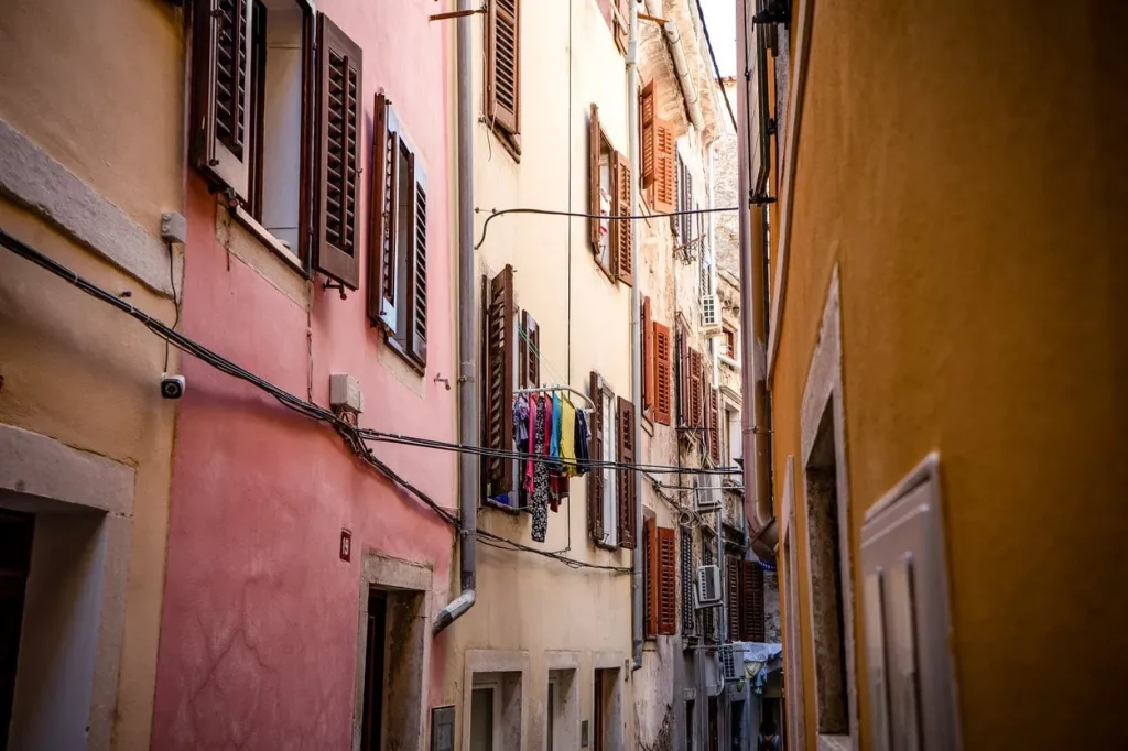 day trip piran house windows 12 1024x682